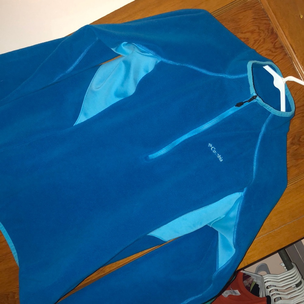 Columbia sweatshirt